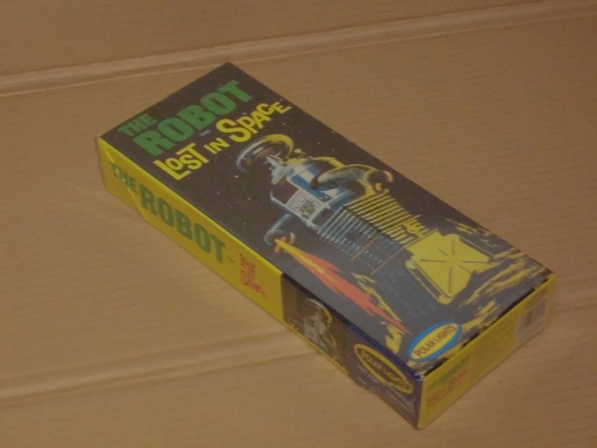 LOST IN SPACE　プラモデル　ポーラライツ Amazon.co.jp: ロストインスペース ロボット THE ROBOT LOST IN
